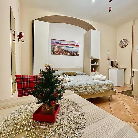 Materday Apartment Неаполь Экстерьер фото